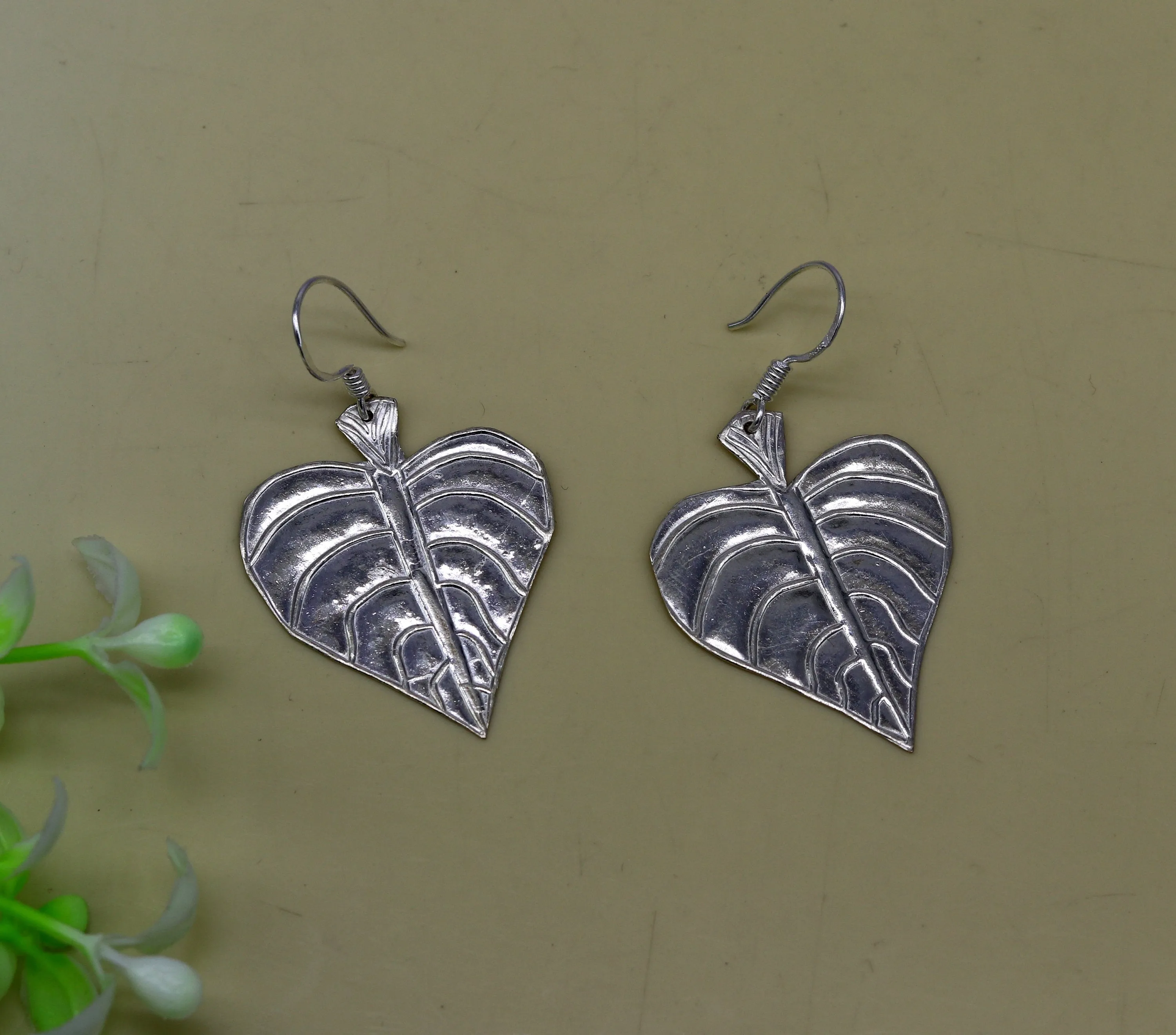 925 sterling silver handmade fancy stylish design peepal tree leaf earring excellent customized hoops earring summer collection ear491