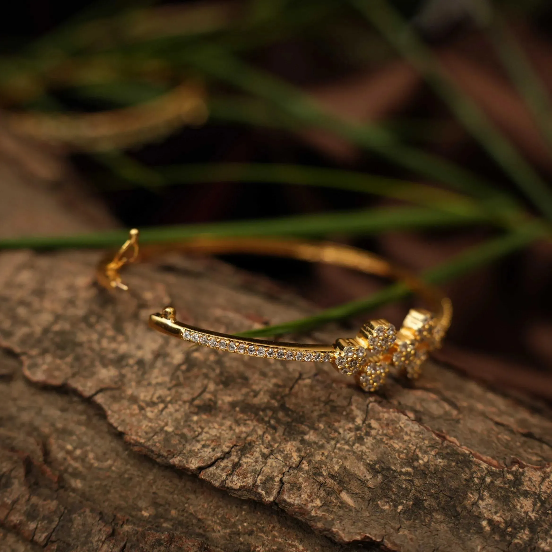 Aaru Zircon Bangle