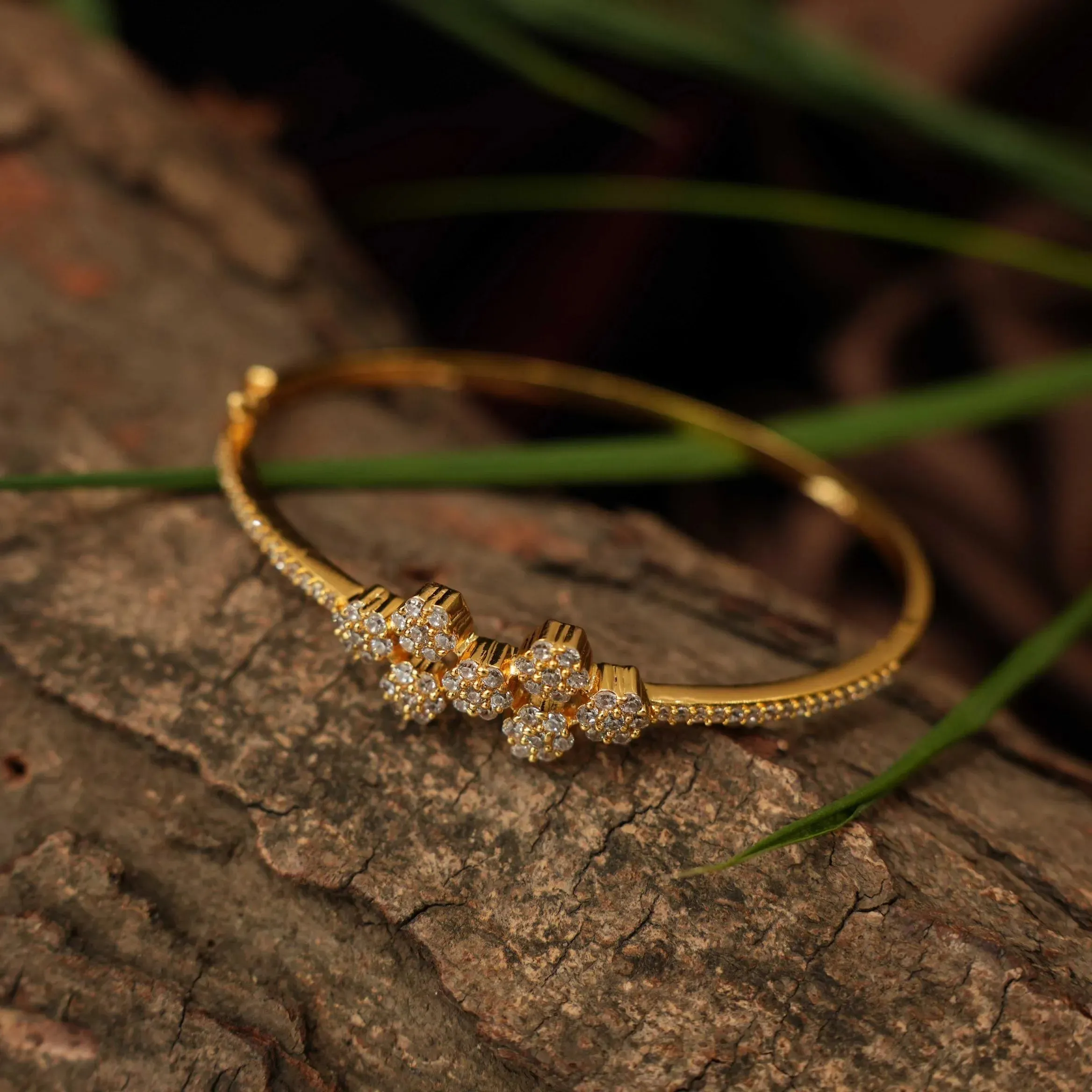 Aaru Zircon Bangle