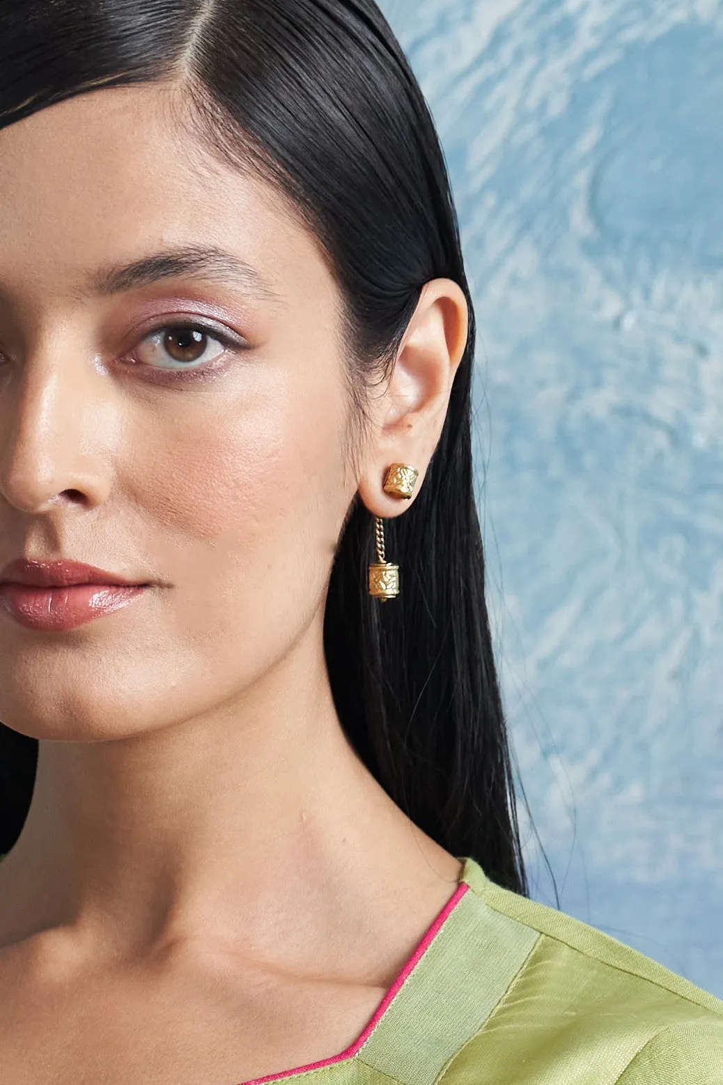 Aura Minimal Earrings