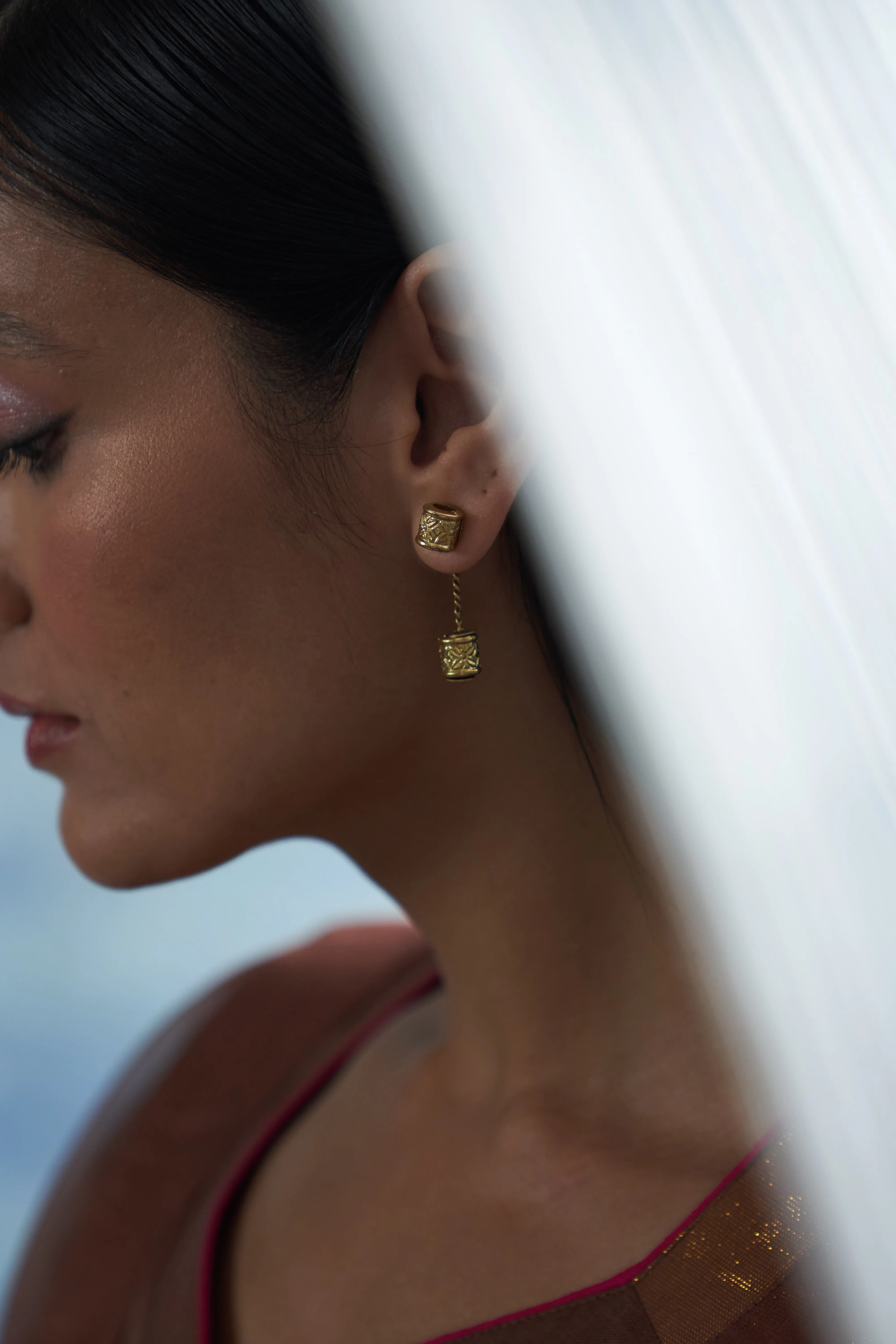 Aura Minimal Earrings