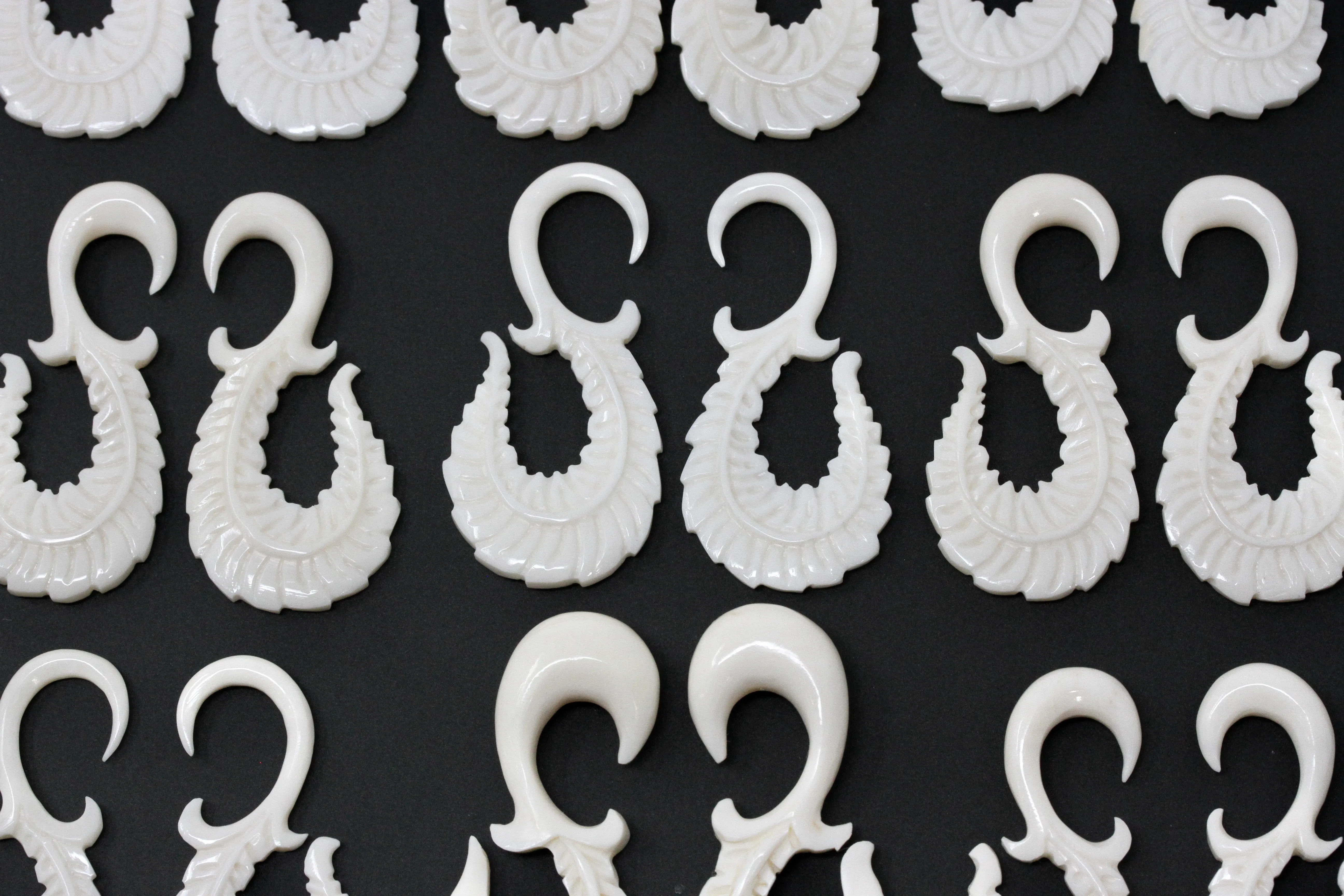 Curved Feather Stretch Ear Hangers (Pair) - C039