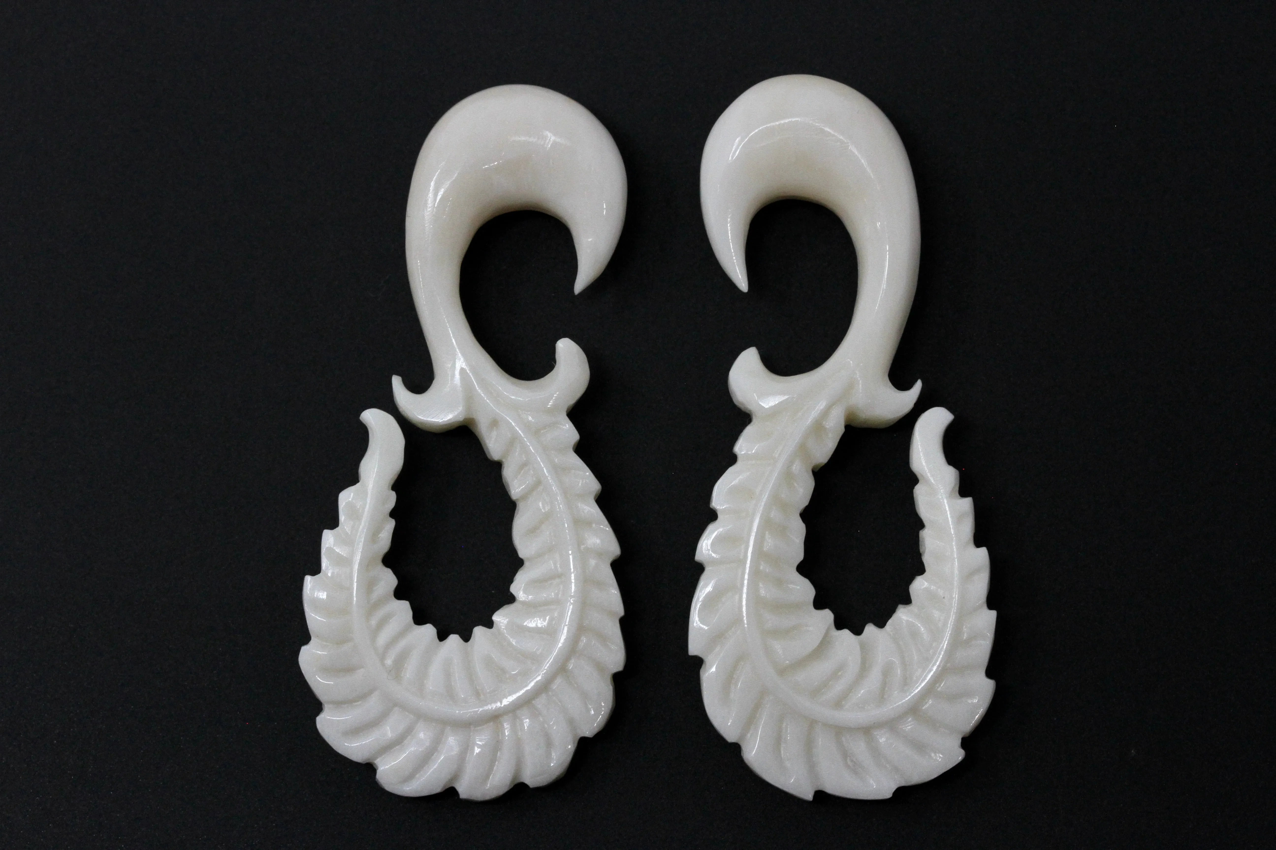 Curved Feather Stretch Ear Hangers (Pair) - C039