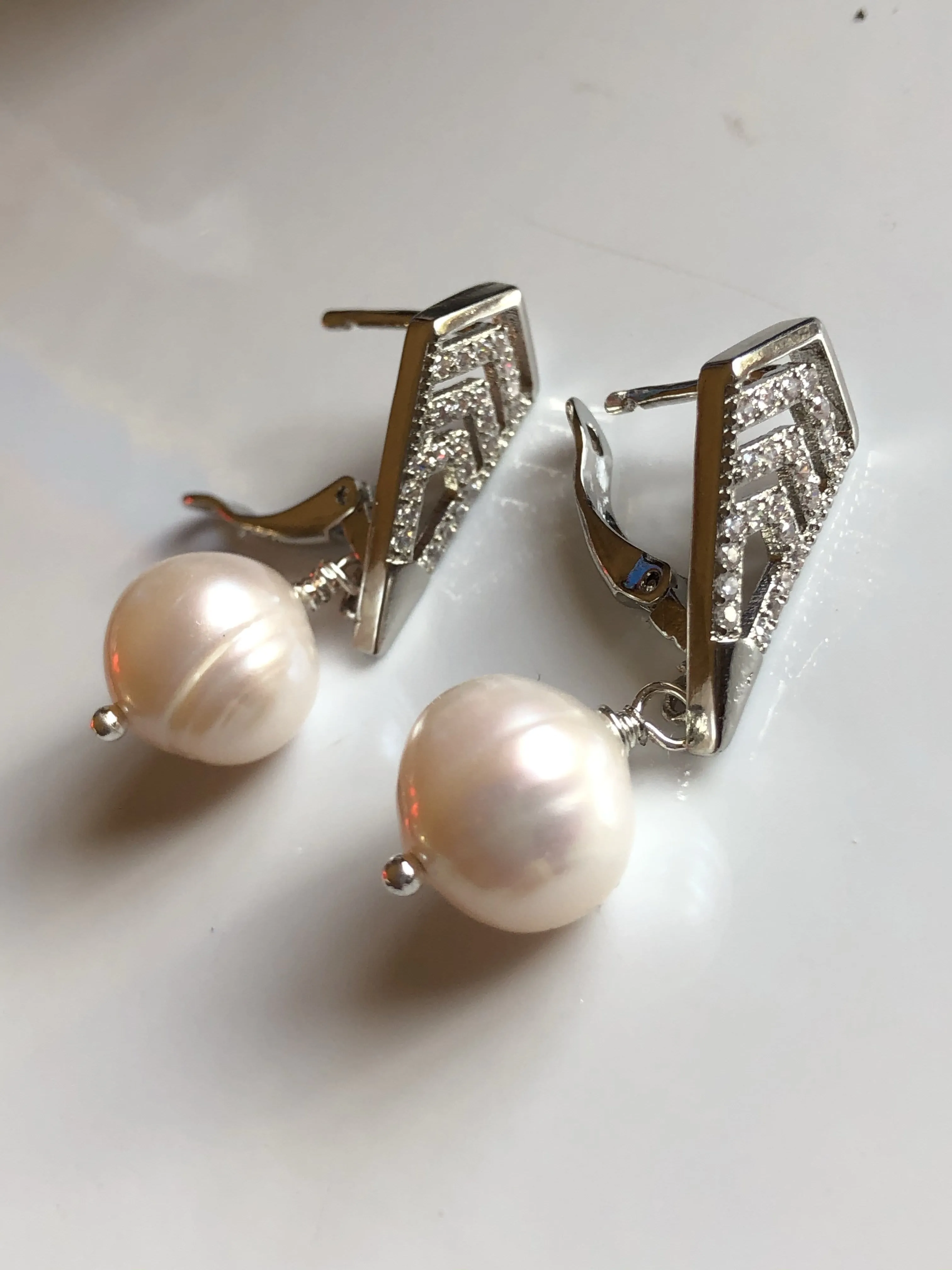 Earrings: Ivory baroque freshwater drop pearl Art Deco style - classic