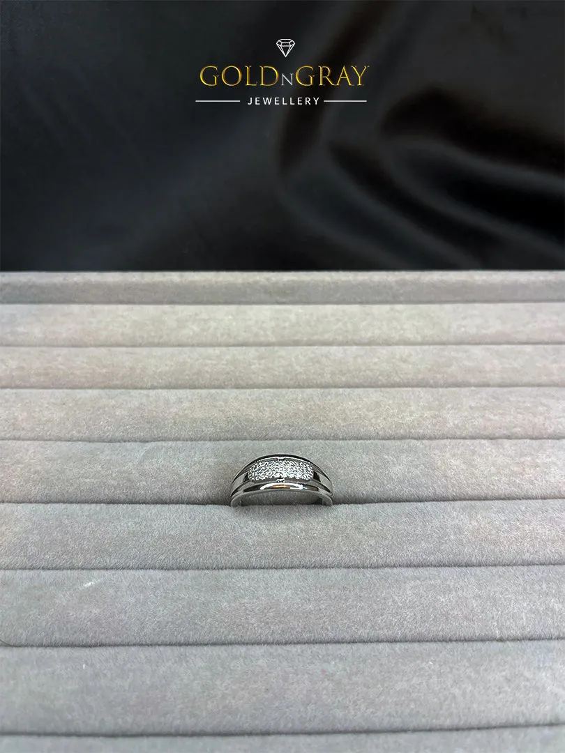 Elegant Silver Ring with Micro-Pavé Artificial Diamonds