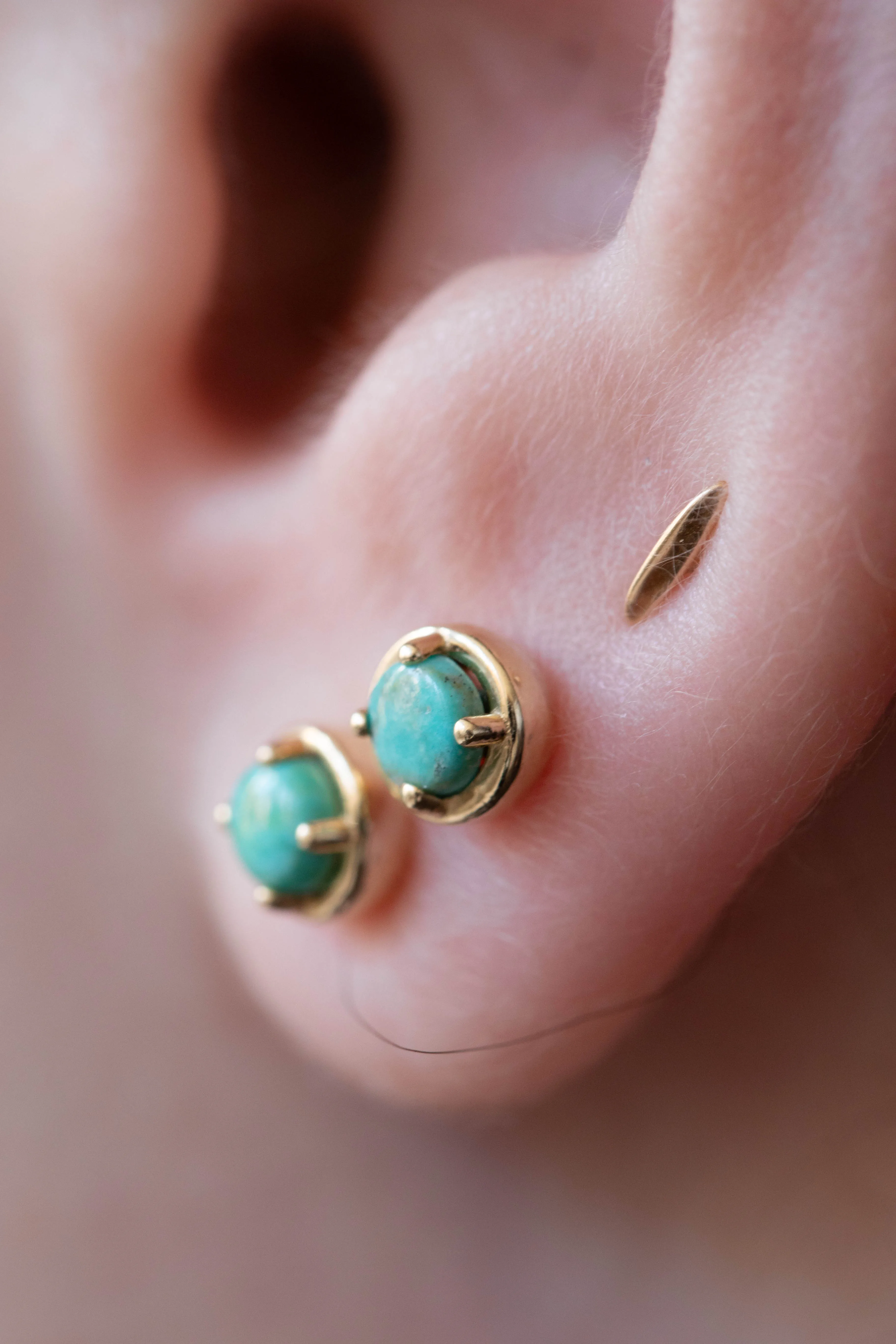 Kathryn Bentley | Large Dot Studs in Turquoise