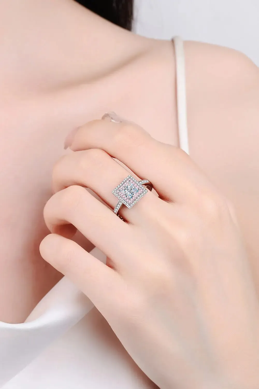 LOVCIA Stay Elegant 1 Carat Moissanite Ring