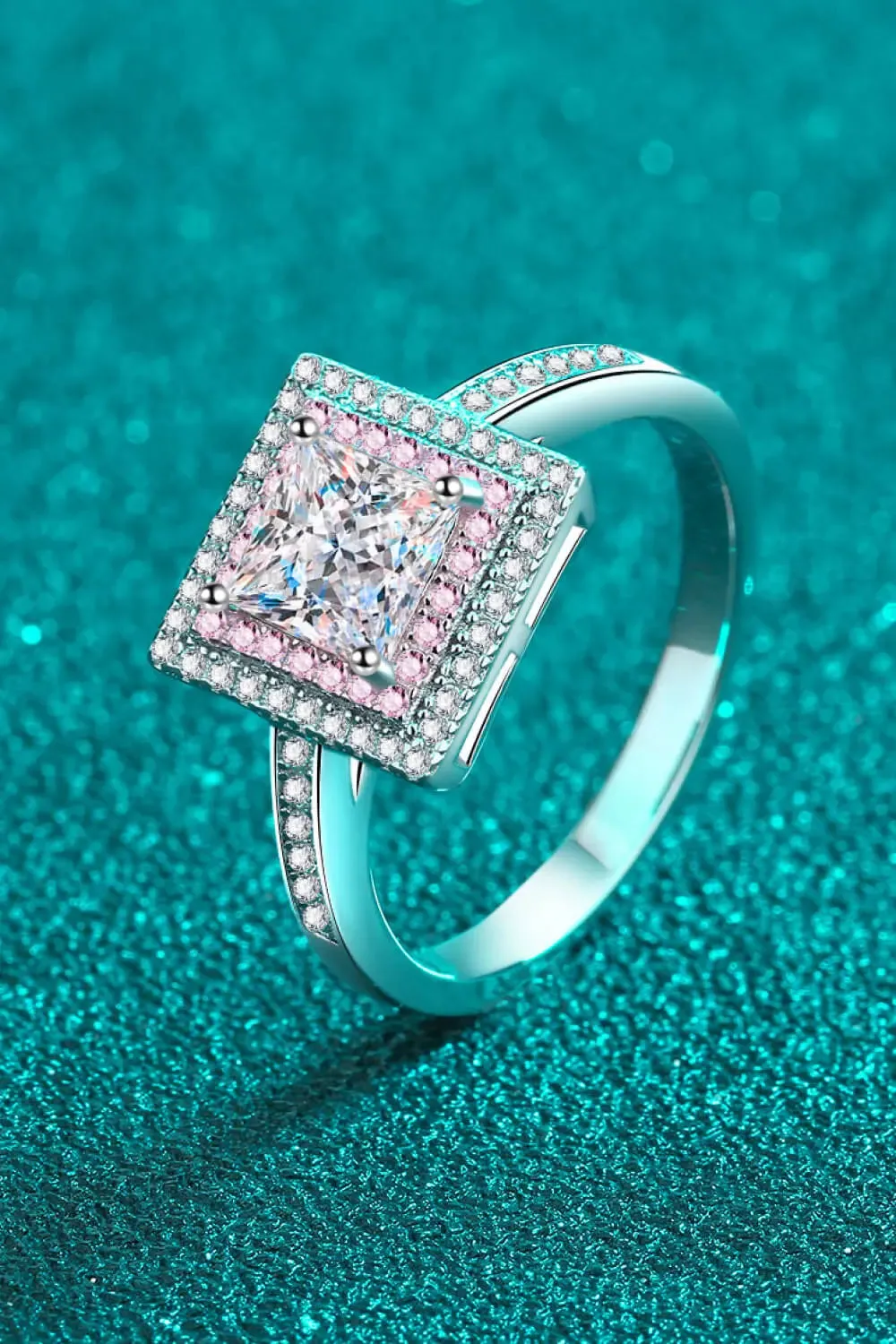 LOVCIA Stay Elegant 1 Carat Moissanite Ring