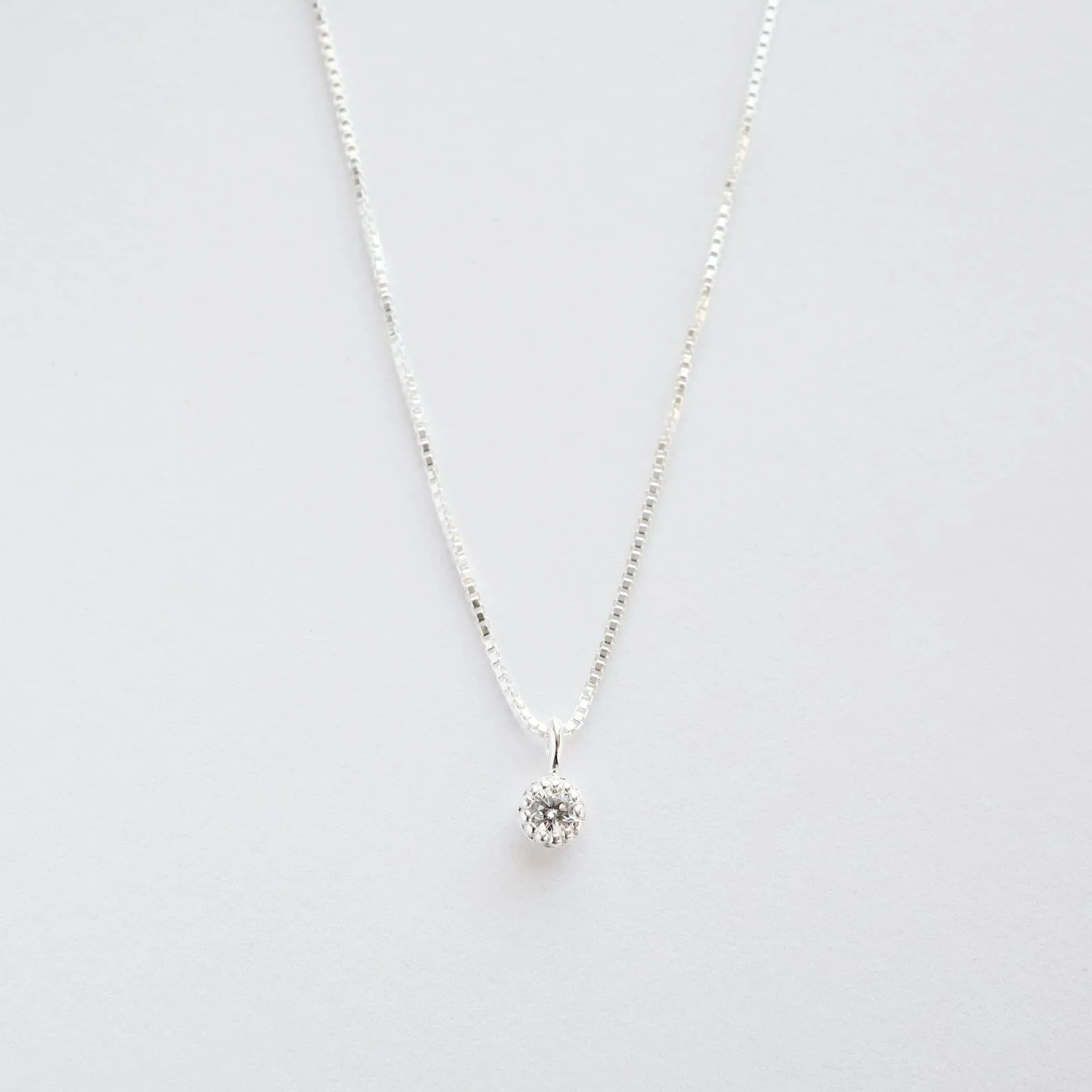 Milgrain Edge Round CZ on Sterling Silver Box Chain