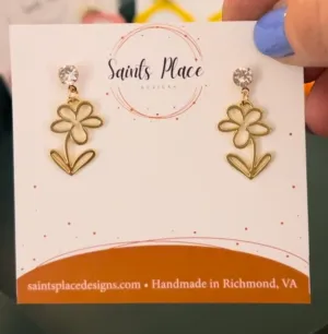 Mini gold flower earrings
