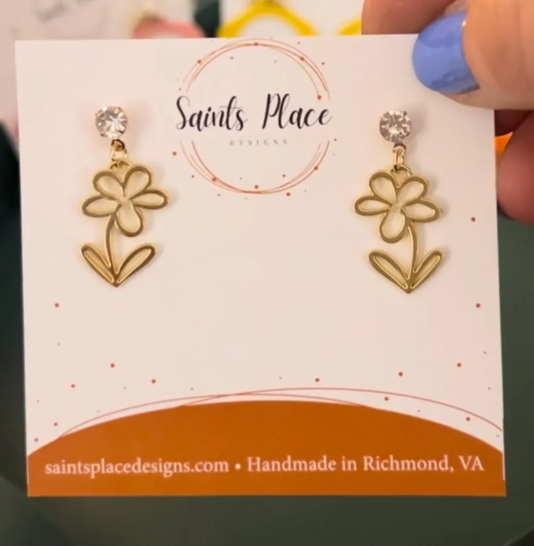 Mini gold flower earrings