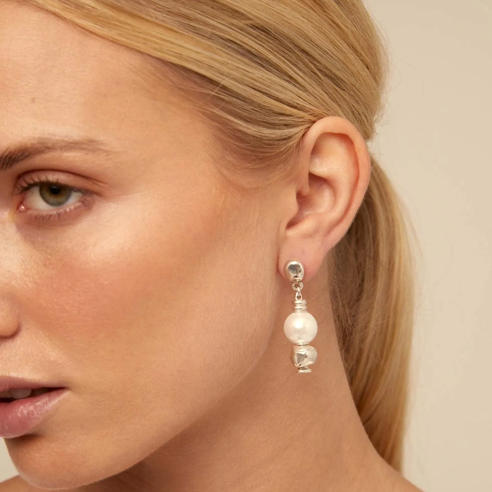 MOODY EARRINGS