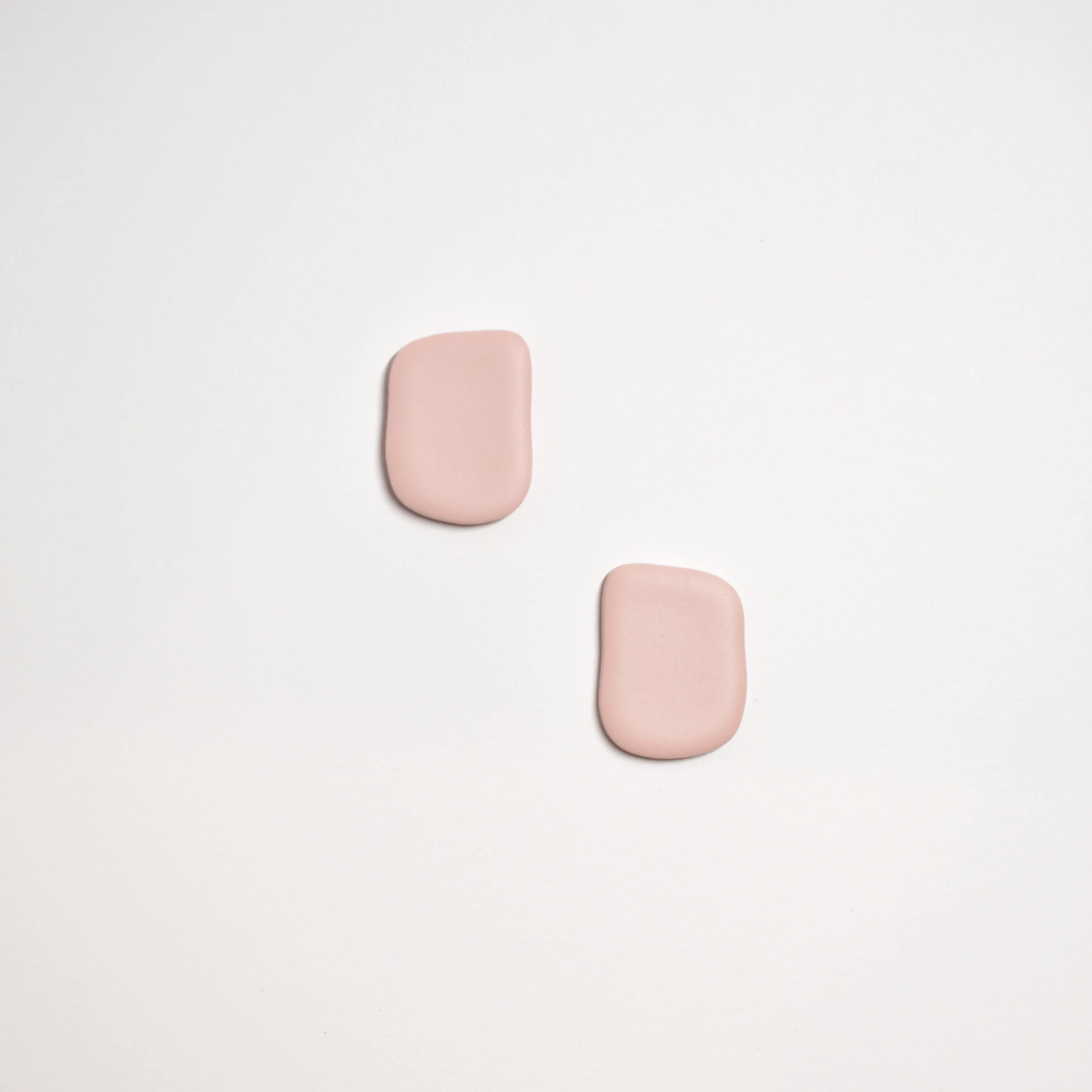 Organic Studs 01