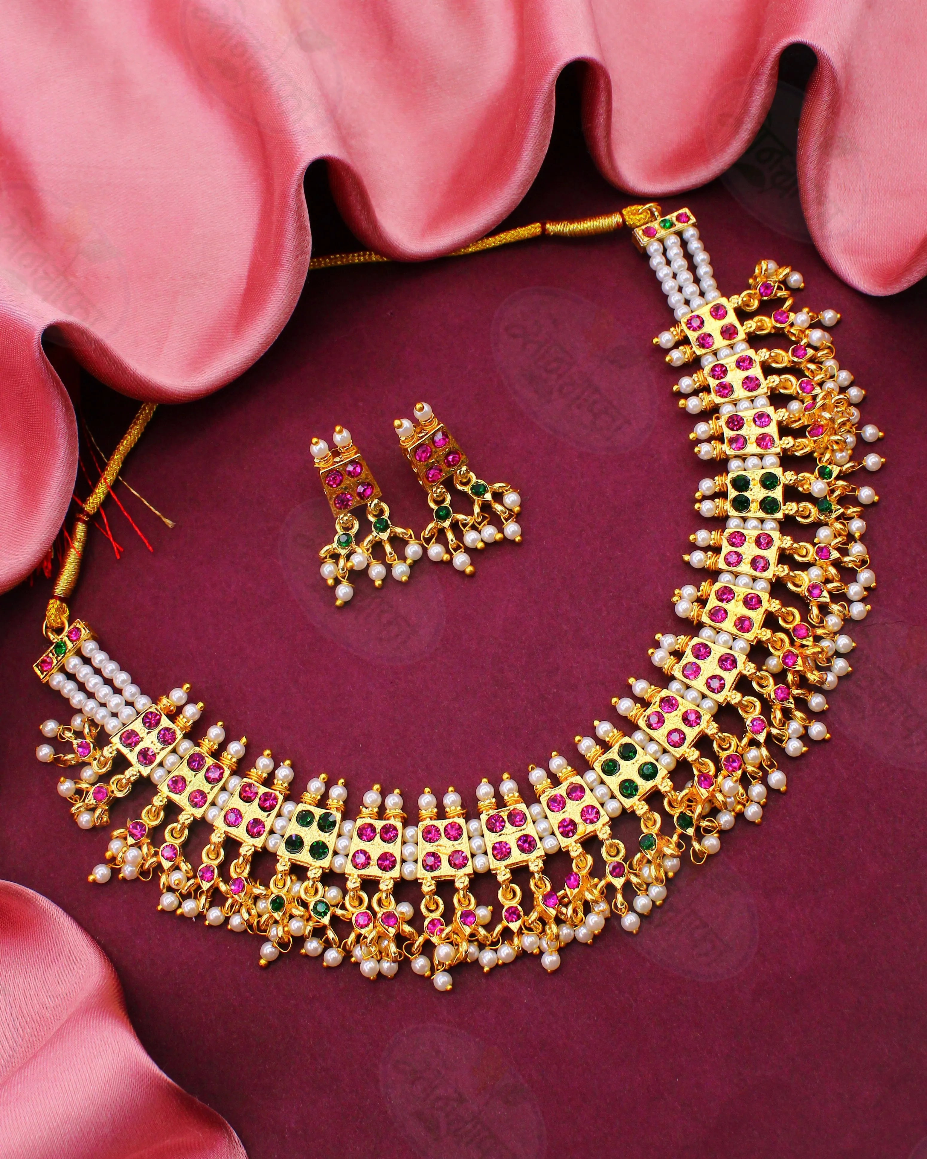 REGAL ENCHANTMENT PEARL NECKLACE