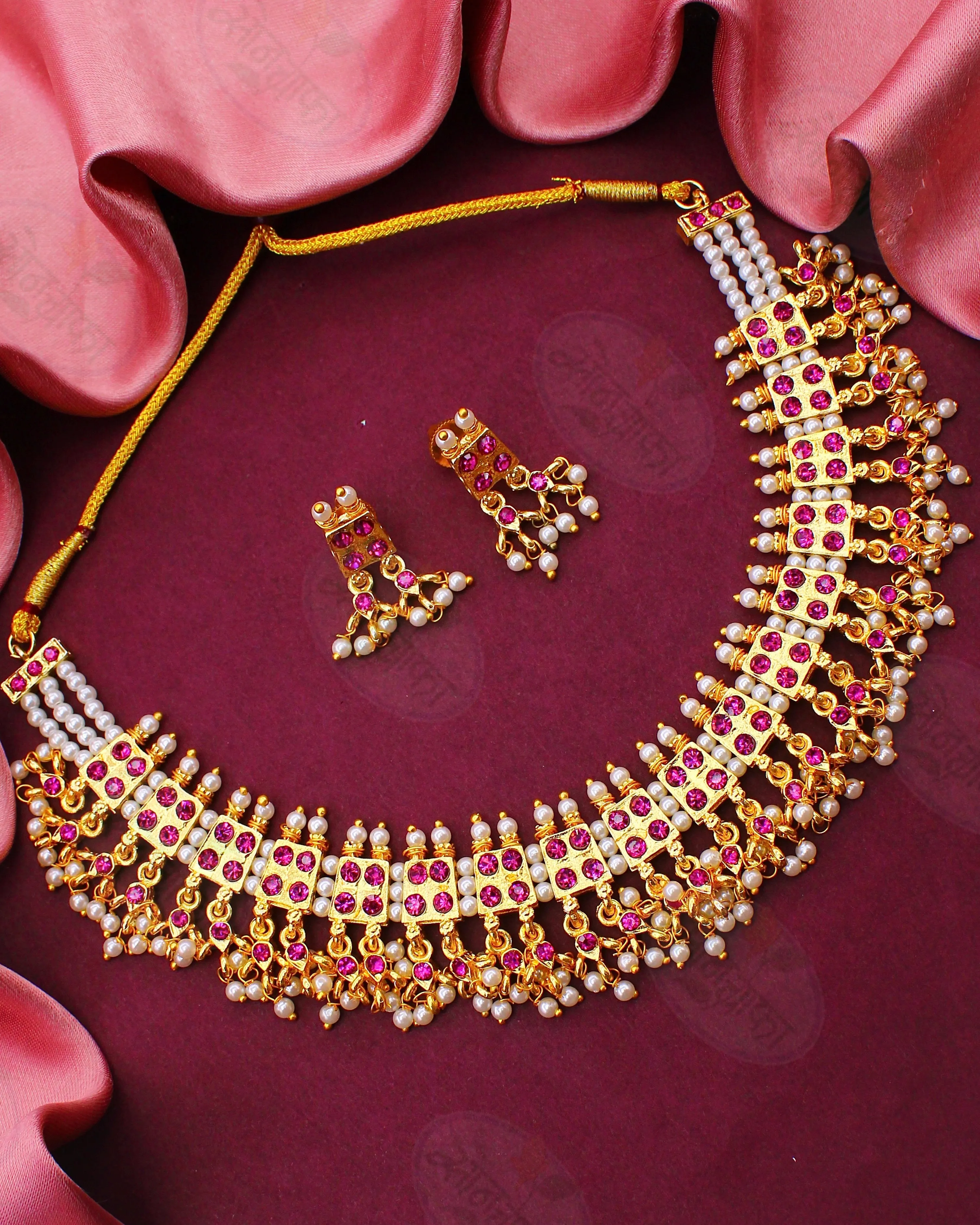 REGAL ENCHANTMENT PEARL NECKLACE