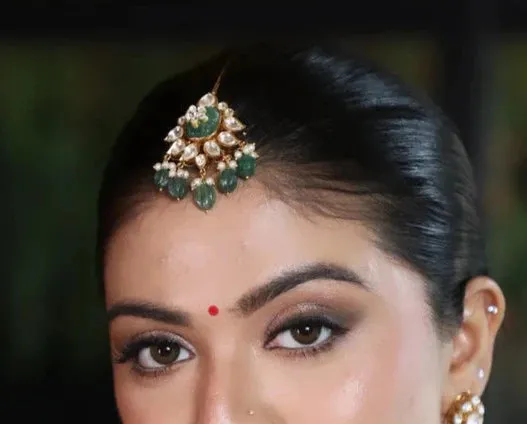 Royal Emerald Toned Kundan Bridal Choker Set with Mangtikka