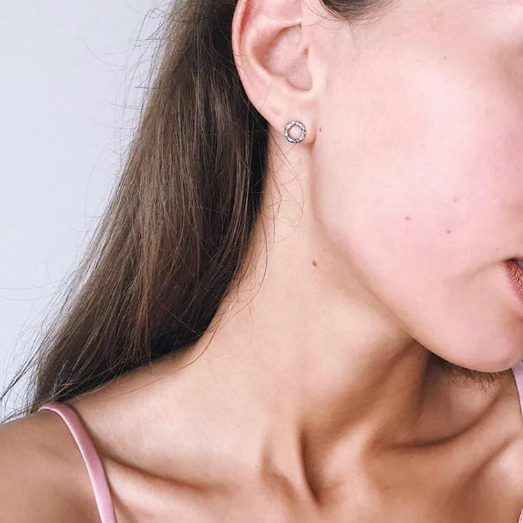 Rylee circle stud earrings