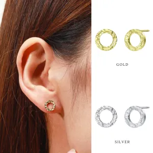 Rylee circle stud earrings