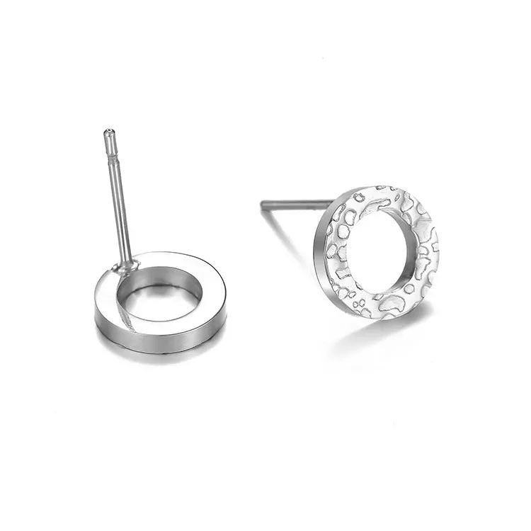 Rylee circle stud earrings