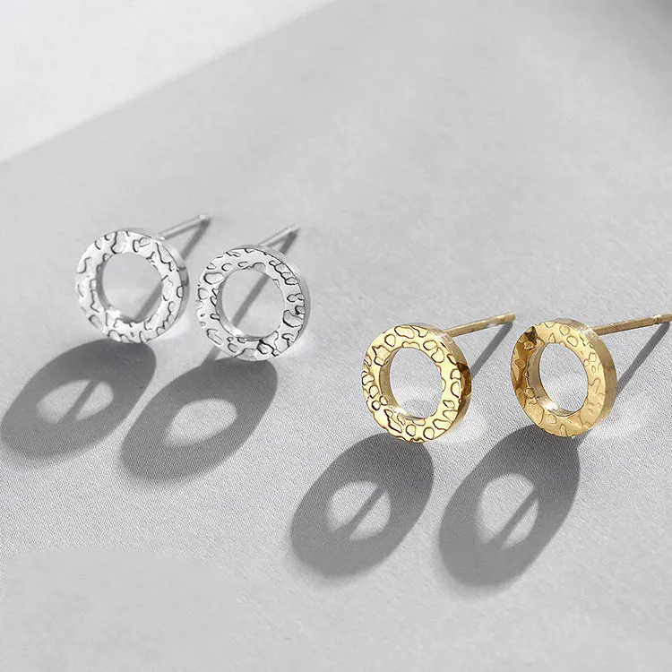 Rylee circle stud earrings