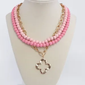 Short Necklace Wooden Beads Clover Paperclip Chain - Pinks