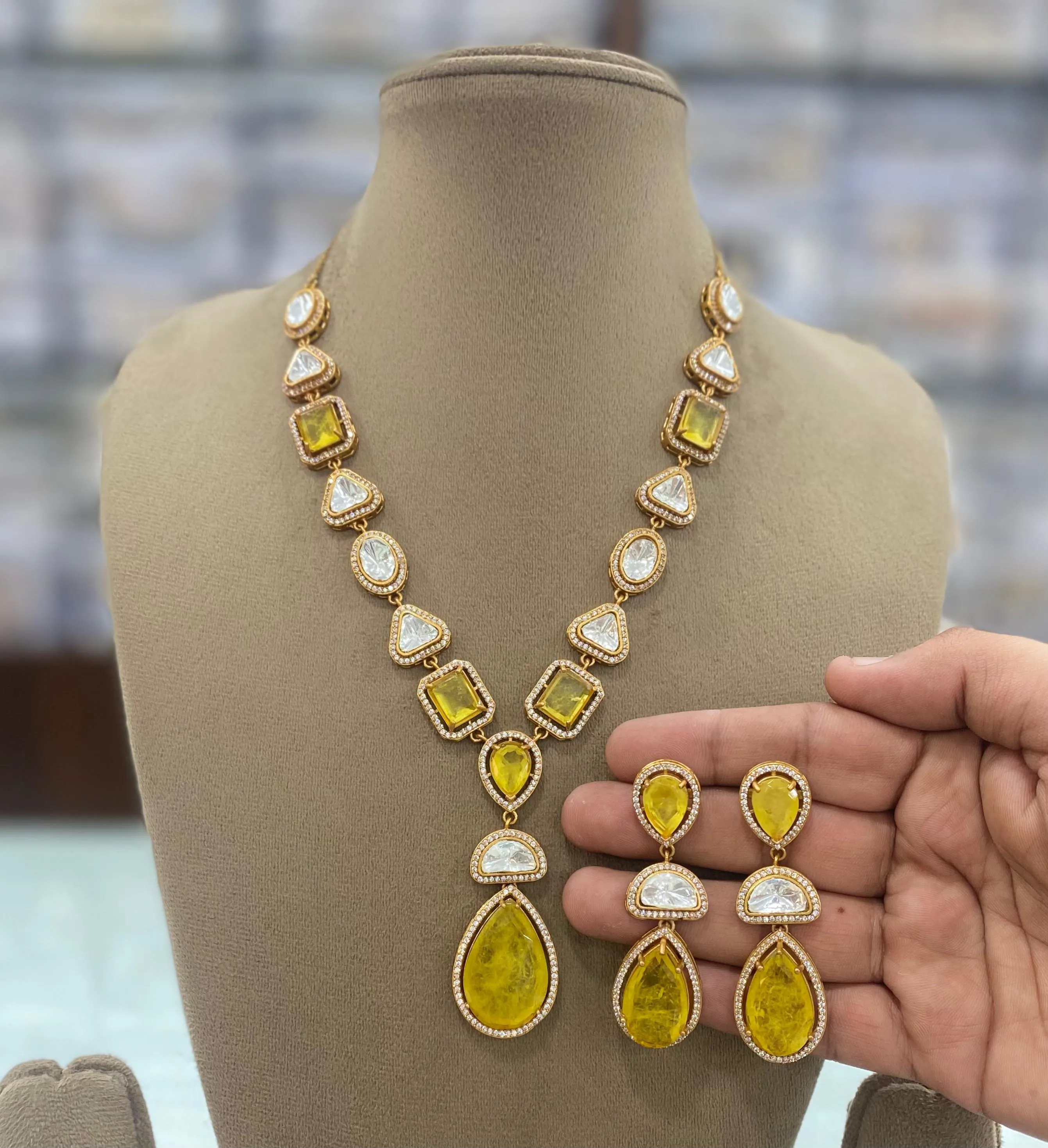 Teardrop Polki Statement Necklace Earrings Set, Teardrop Polki Jewellery, Teardrop Necklace Set, Polki Celebrities Jewellery, Bollywood Inspired Polki Necklace Set, Bollywood Jewelry, Polki Earrings Set, Polki Wedding Necklace