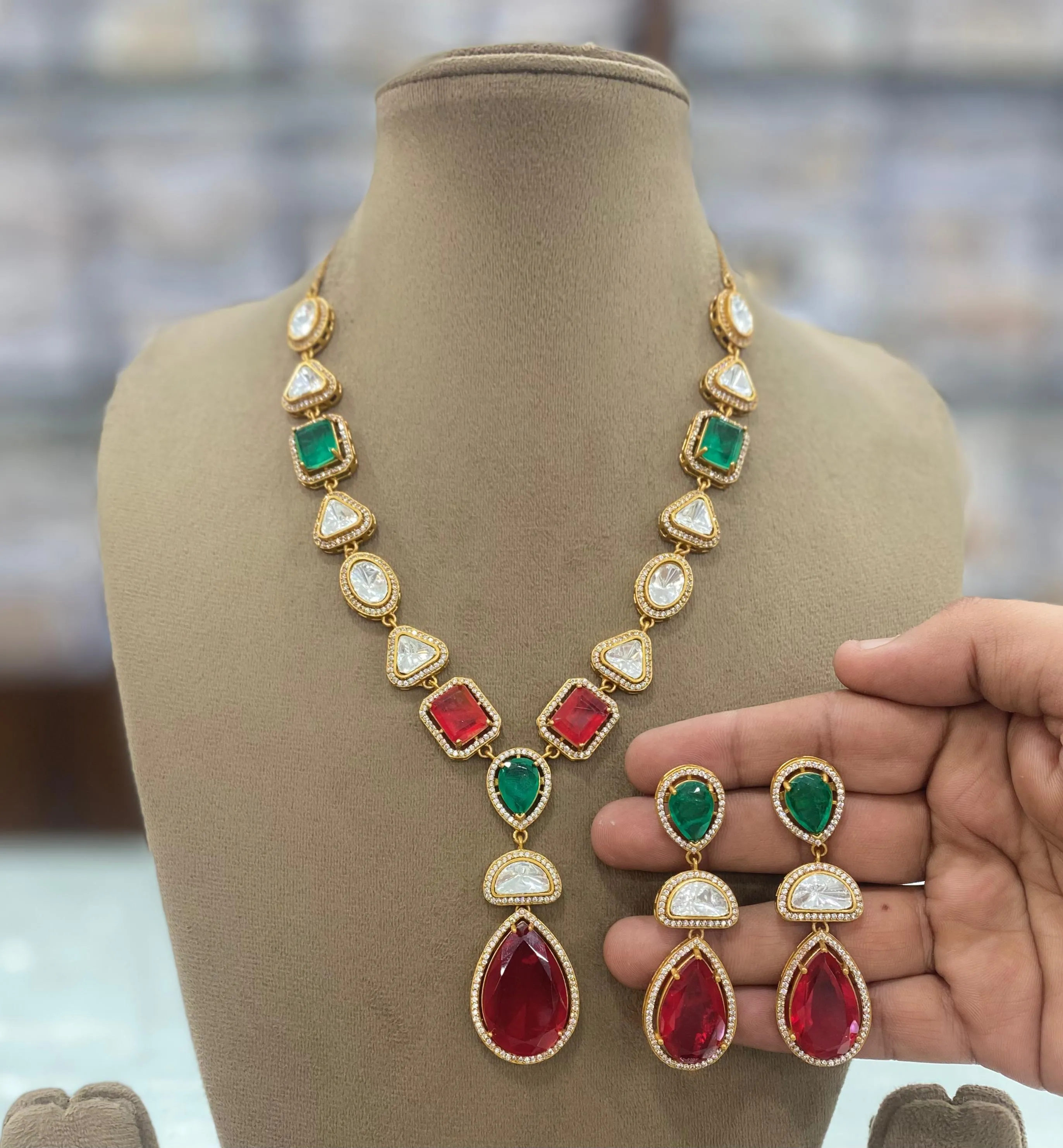 Teardrop Polki Statement Necklace Earrings Set, Teardrop Polki Jewellery, Teardrop Necklace Set, Polki Celebrities Jewellery, Bollywood Inspired Polki Necklace Set, Bollywood Jewelry, Polki Earrings Set, Polki Wedding Necklace