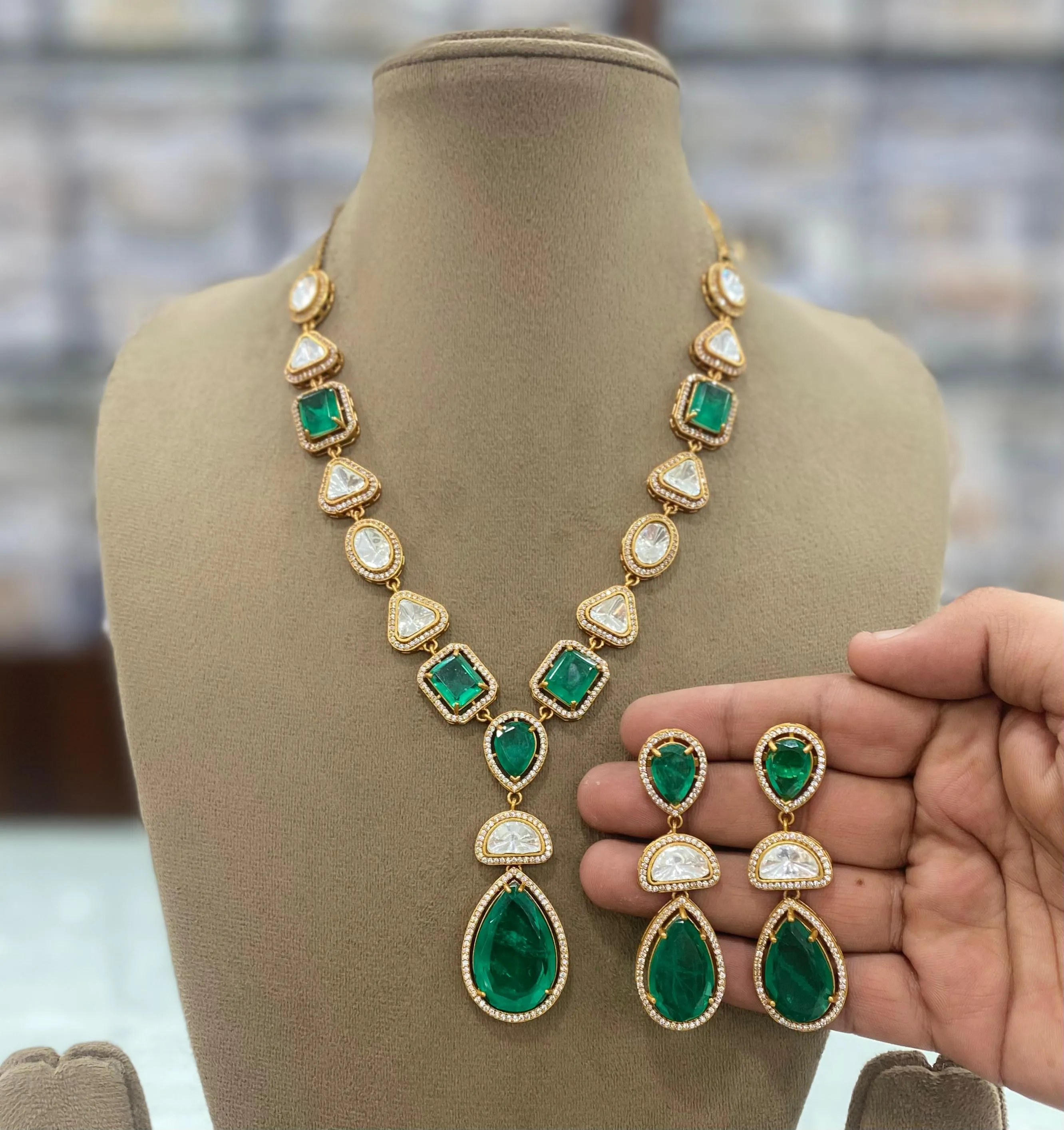Teardrop Polki Statement Necklace Earrings Set, Teardrop Polki Jewellery, Teardrop Necklace Set, Polki Celebrities Jewellery, Bollywood Inspired Polki Necklace Set, Bollywood Jewelry, Polki Earrings Set, Polki Wedding Necklace