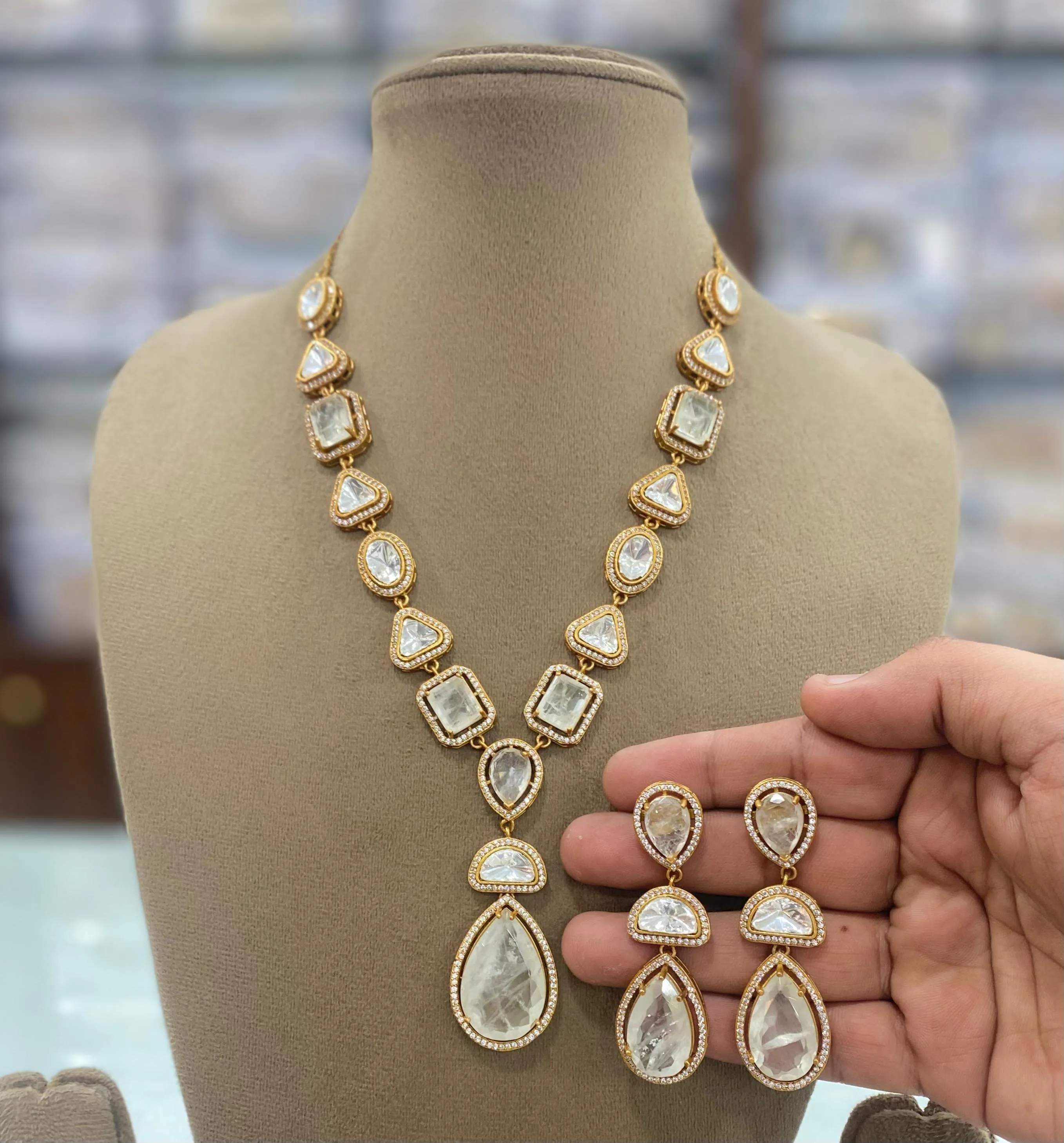 Teardrop Polki Statement Necklace Earrings Set, Teardrop Polki Jewellery, Teardrop Necklace Set, Polki Celebrities Jewellery, Bollywood Inspired Polki Necklace Set, Bollywood Jewelry, Polki Earrings Set, Polki Wedding Necklace