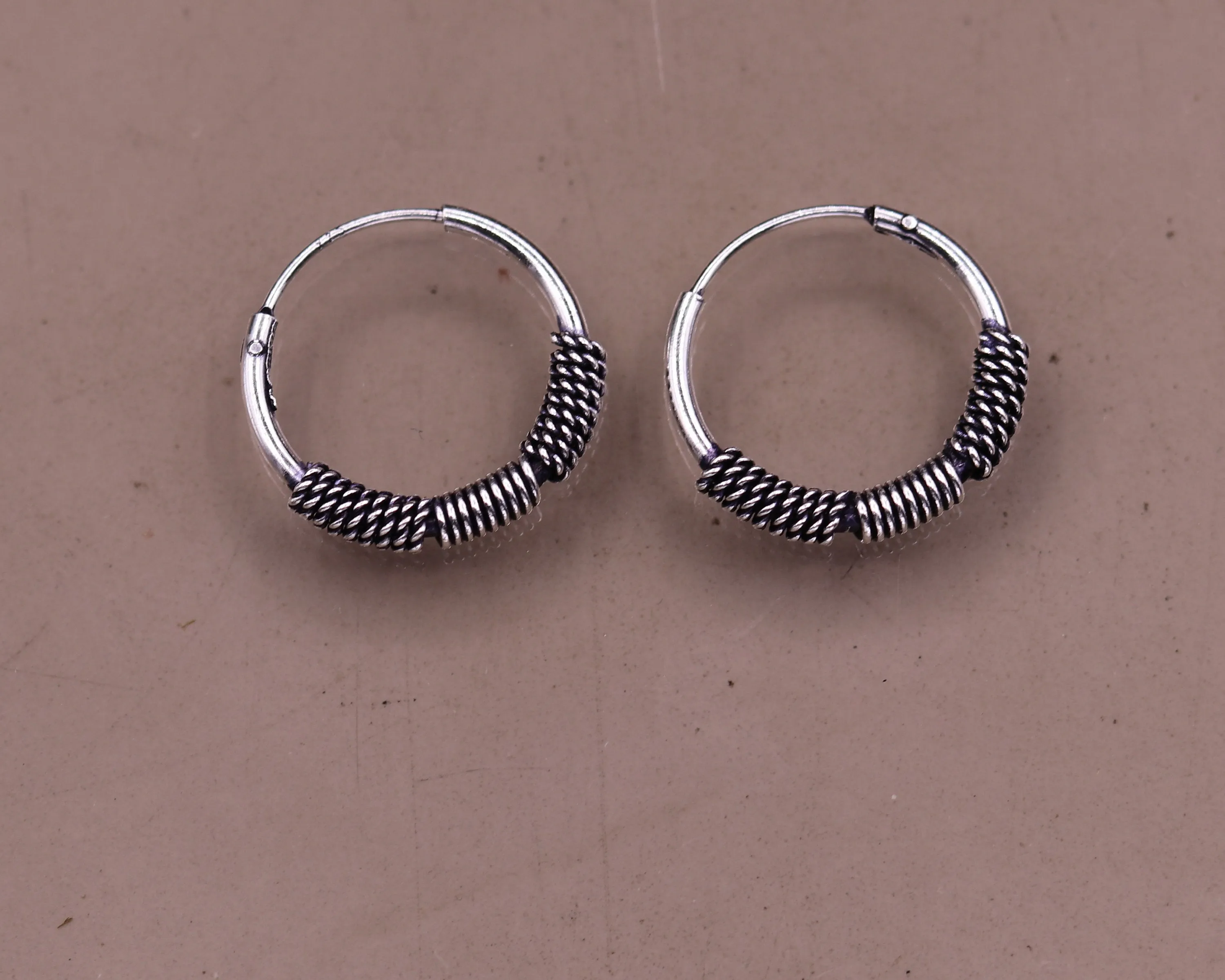 Ttraditional design stylish 925 sterling silver handmade fabulous hoops earrings bali , pretty gifting bali tribal jewelry india s613