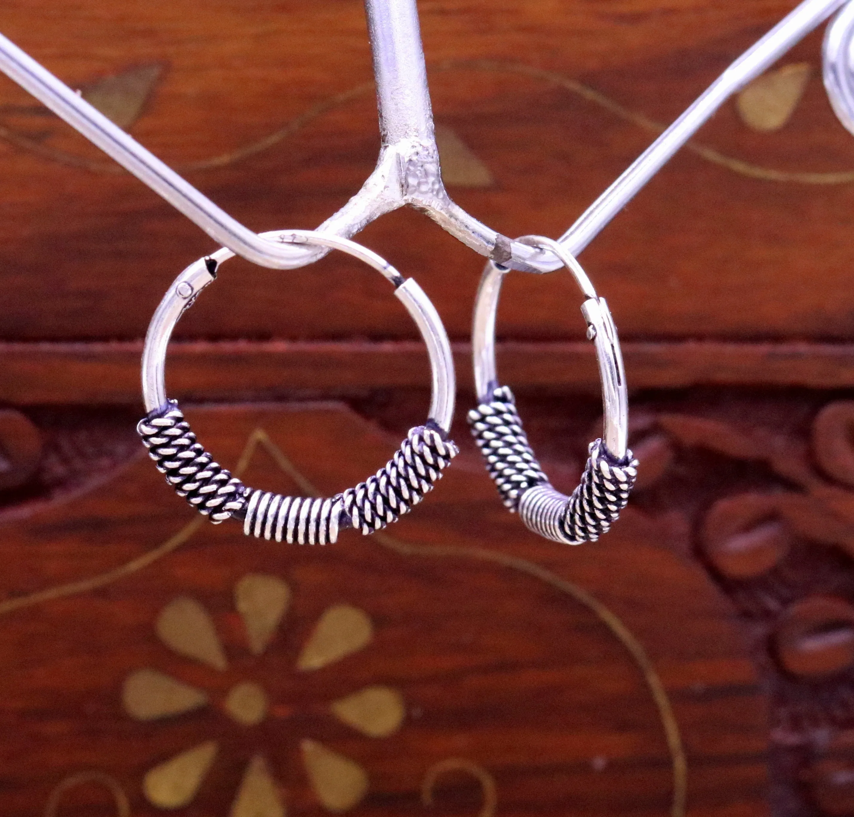 Ttraditional design stylish 925 sterling silver handmade fabulous hoops earrings bali , pretty gifting bali tribal jewelry india s613